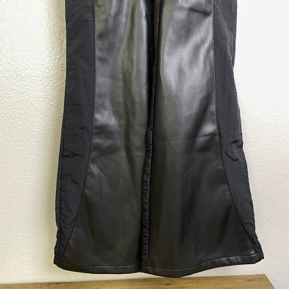 Maniere De Voir Cargo Pants Womens US 4 Black Faux Leather Flare V Waist 33" - Picture 5 of 11